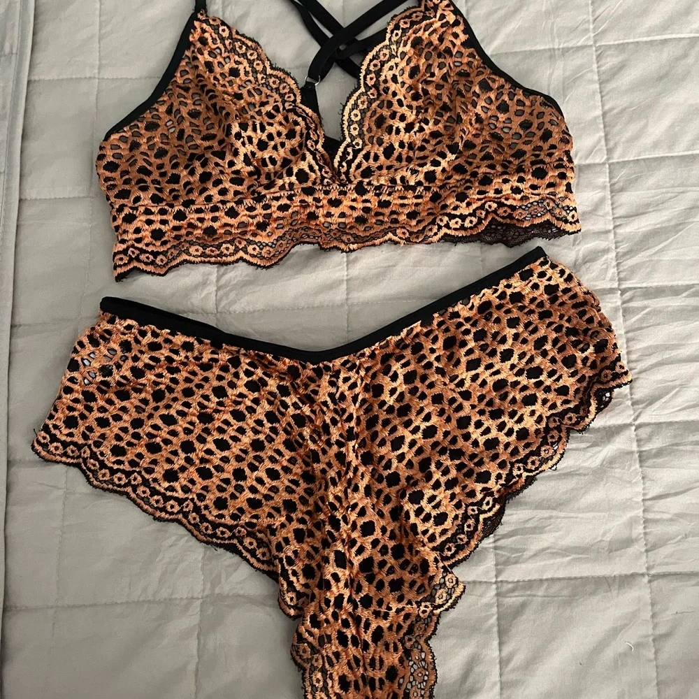 Lounge Set/Lingerie Lot - Picture 4 of 4